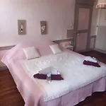 Holiday home Les Volets Bleus