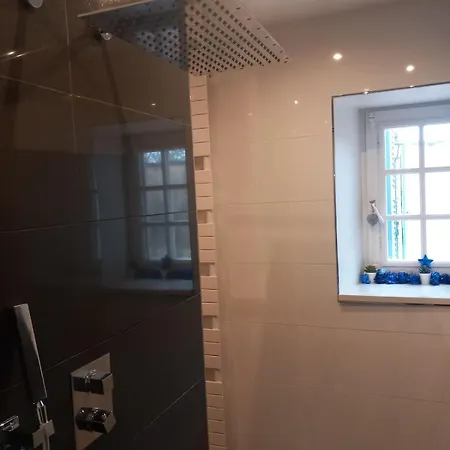 Les Volets Bleus * Gondrecourt-le-Château