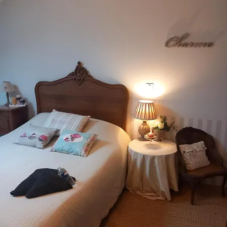 Les Volets Bleus Holiday home