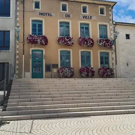 Les Volets Bleus Holiday home *