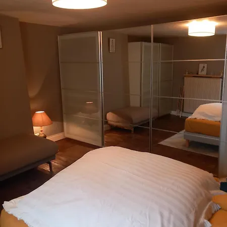 Les Volets Bleus Holiday home
