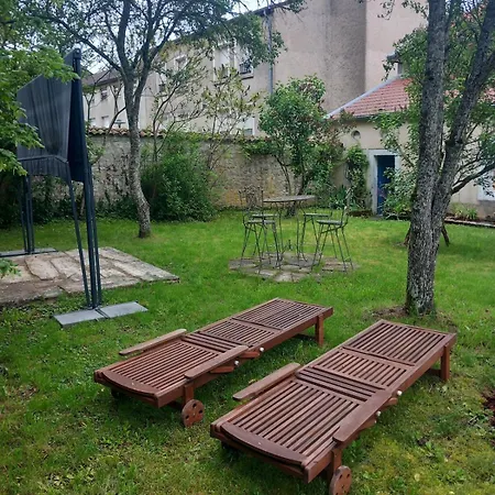 Les Volets Bleus Holiday home