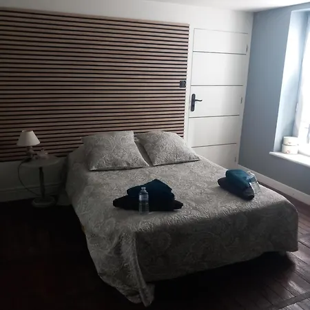 Holiday home Les Volets Bleus *