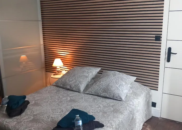 Semesterbostad Les Volets Bleus *